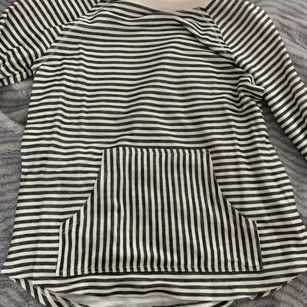 Stripped tee shirt. Size M